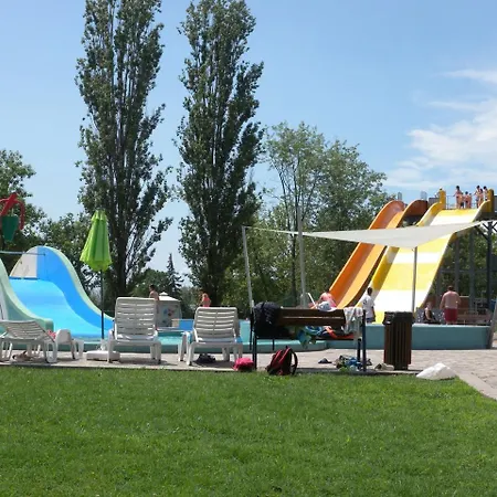 Prázdninový dům Holiday In 18270 *